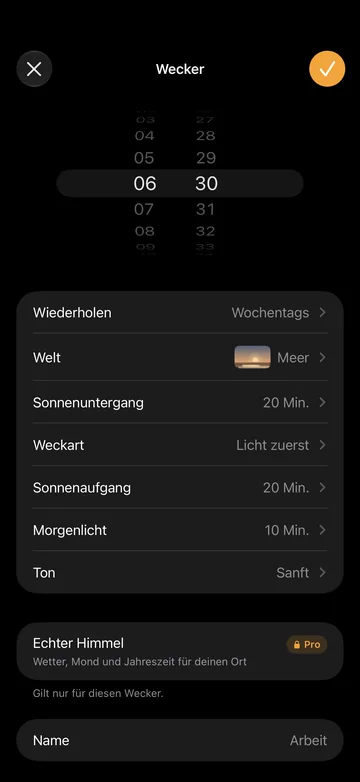 Der Wecker-Editor mit Uhrzeit, Wochentagen, Welt, Weckart, Sonnenaufgang und Ton.